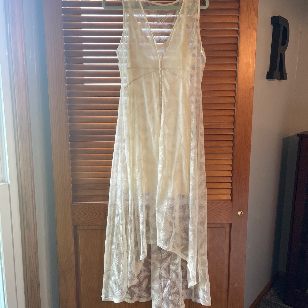 Shyanne White lace hi low dress, boot barn, sleeveless.